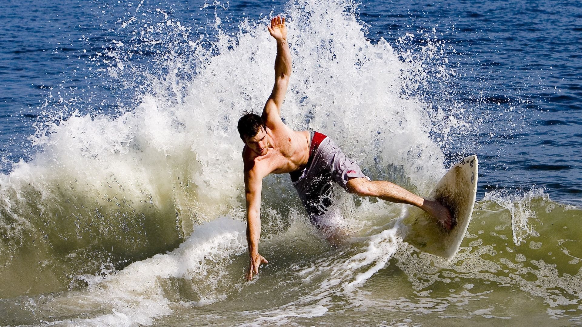 广厦队对阵湖人,利拉德压制级发挥改写篮球叙事